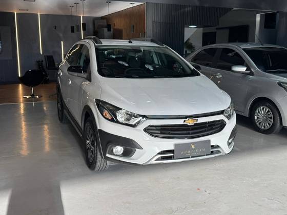 CHEVROLET ONIX 1.4 MPFI ACTIV 8V FLEX 4P AUTOMÁTICO